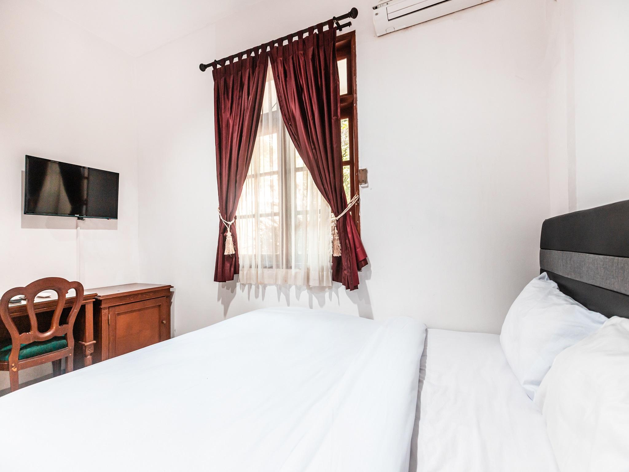 Oyo 1990 Kost Kuningan Executive Boading House Setiabudi Jakarta Exterior photo
